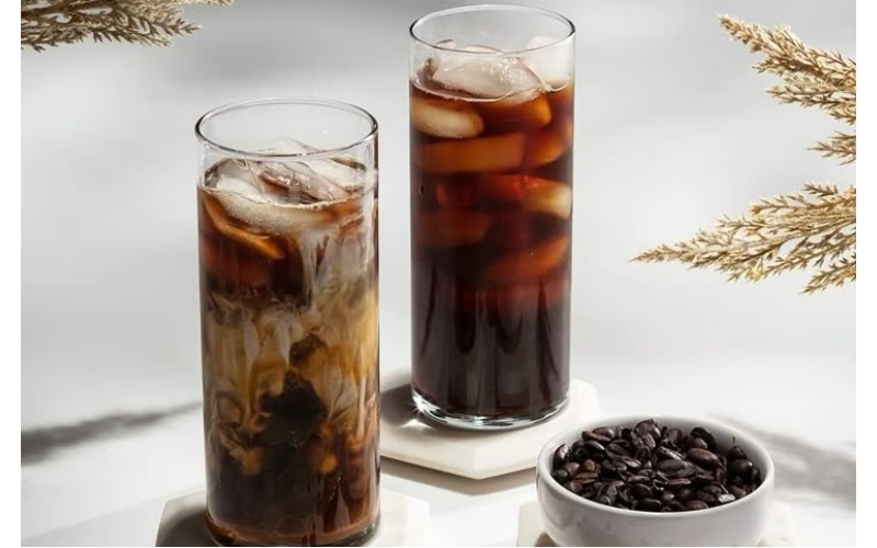 طرز تهیه آیس لاته و آیس کافی: تفاوتها و روشهای تهیه طرز تهیه آیس لاته و آیس کافی: تفاوتها و روشهای تهیه