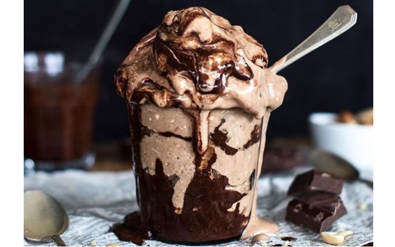 ساده ترین روش تهیه میلک شیک قهوه ساده ترین روش تهیه میلک شیک قهوه