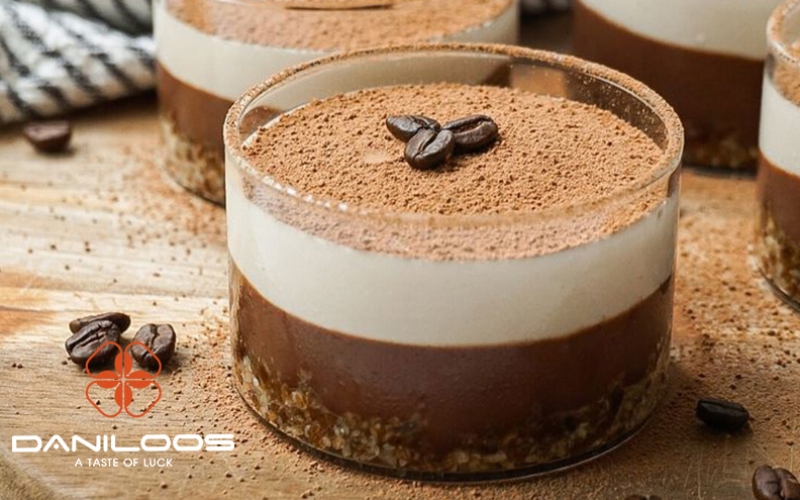 طرز تهیه پارفه قهوه و کارامل، دسری لایهای و خوشمزه برای تمام سلیقهها طرز تهیه پارفه قهوه و کارامل، دسری لایهای و خوشمزه برای تمام سلیقهها