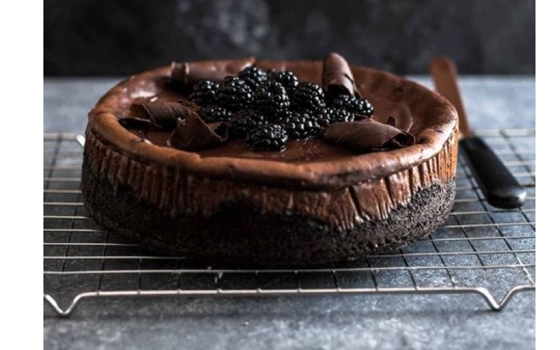 روش تهیه کیک سن سباستین (کیک پنیر باسکی) با قهوه روش تهیه کیک سن سباستین (کیک پنیر باسکی) با قهوه