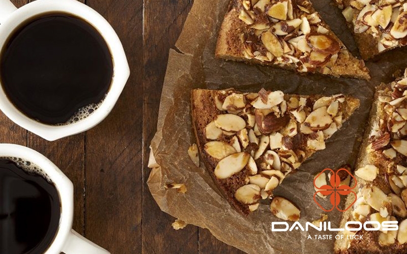 روش تهیه کیک قهوه رژیمی با آرد بادام