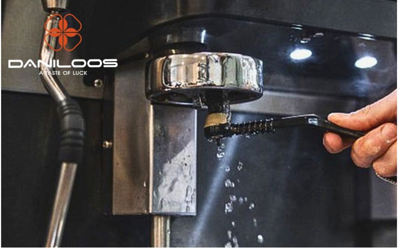 نظافت دستگاه قهوه ساز نظافت دستگاه قهوه ساز