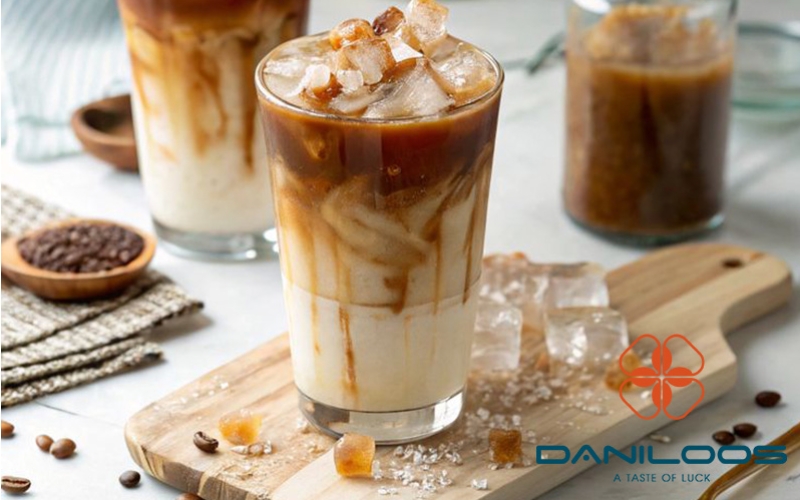 دِرتی کافی چیست و چگونه تهیه میشود؟ دِرتی کافی چیست و چگونه تهیه میشود؟