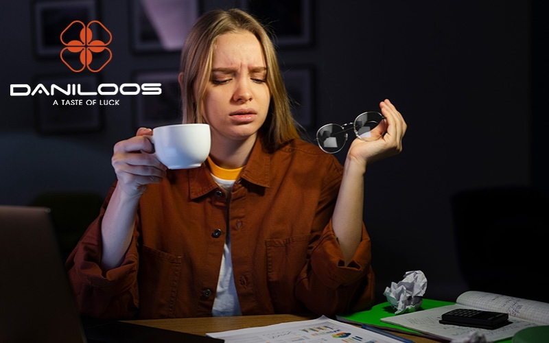 دلایل اعتیاد به قهوه: بررسی علمی و روان شناختی عادت قهوه نوشی دلایل اعتیاد به قهوه: بررسی علمی و روان شناختی عادت قهوه نوشی